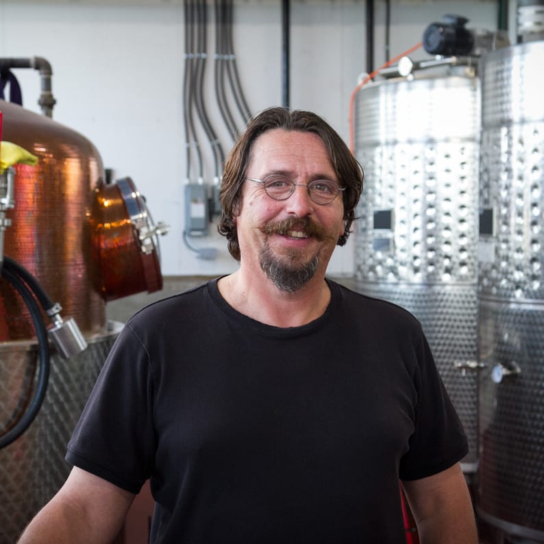 Thomas Steinhart, Steinhart Distillery